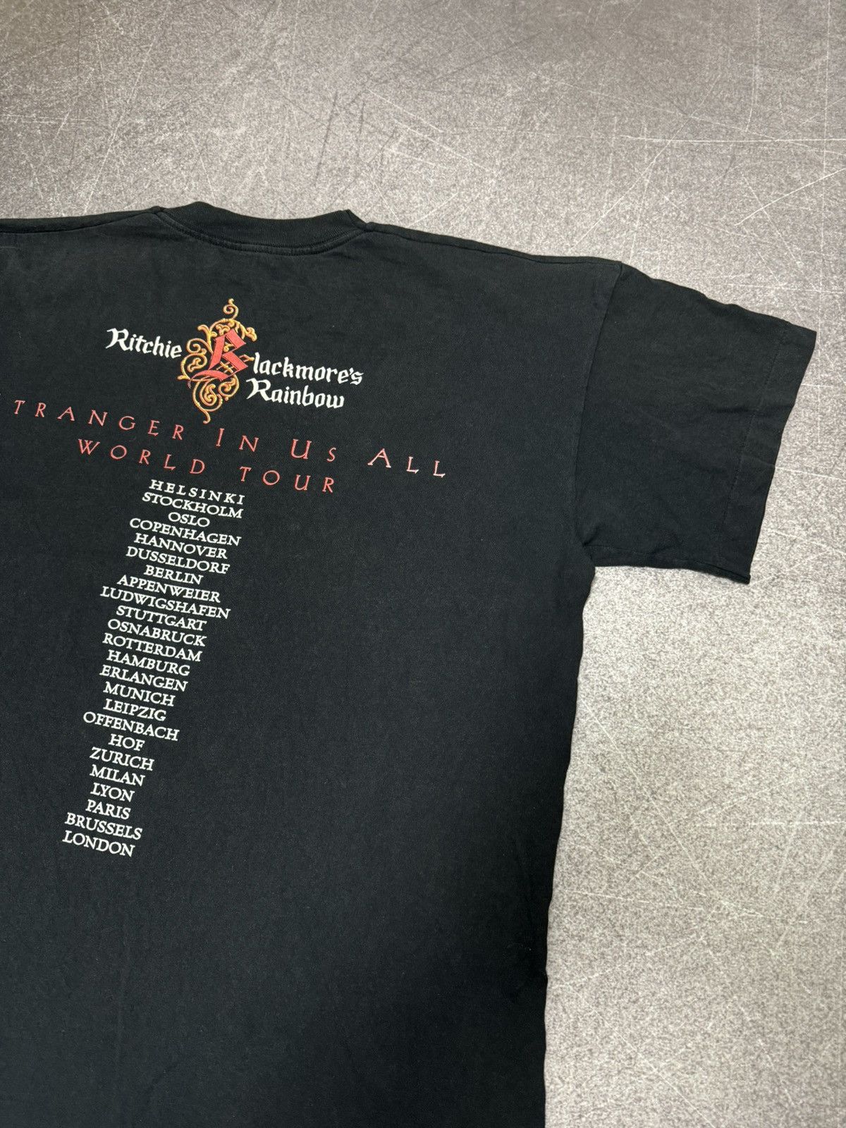 Band Tees Vintage 1995 Ritchie Blackmore Rainbow T Shirt Size US L / EU 52-54 / 3 - 13 Thumbnail