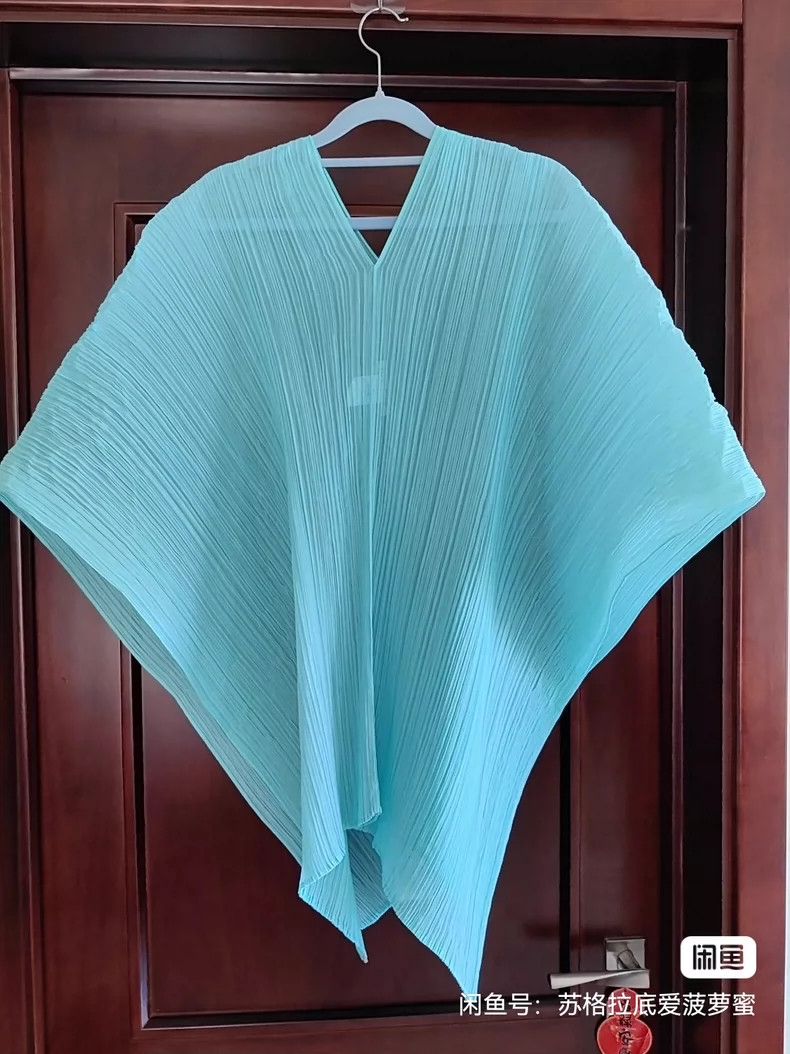 Issey Miyake Issey Miyake size:one size Blue pleated short-sleeved shir Size XS / US 0-2 / IT 36-38 - 1 Thumbnail