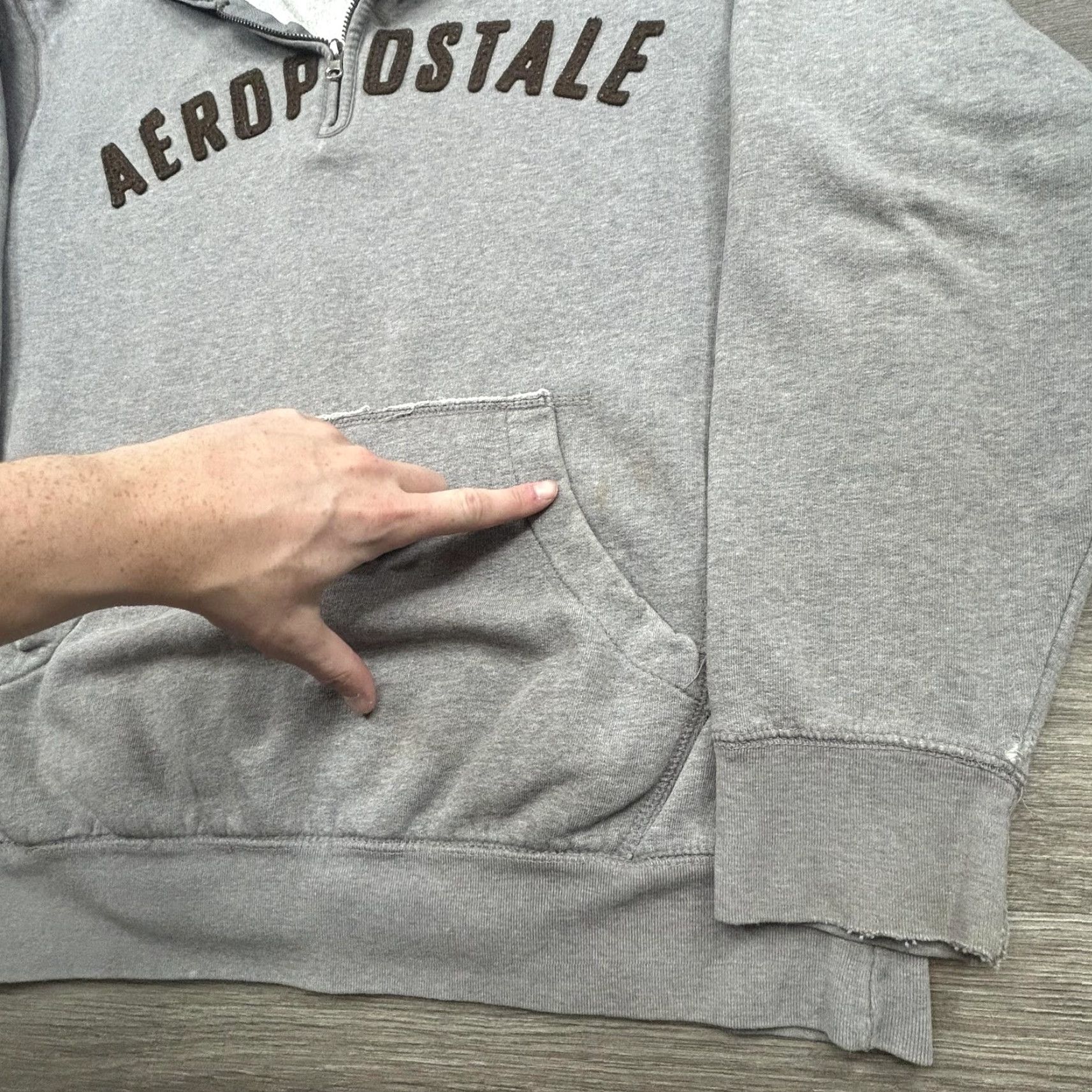 Aeropostale VINTAGE Aeropostale Hoodie Mens Large Gray 1/4 Zip Pullover Kangaroo Logo Sweatshirt Size US L / EU 52-54 / 3 - 5 Thumbnail