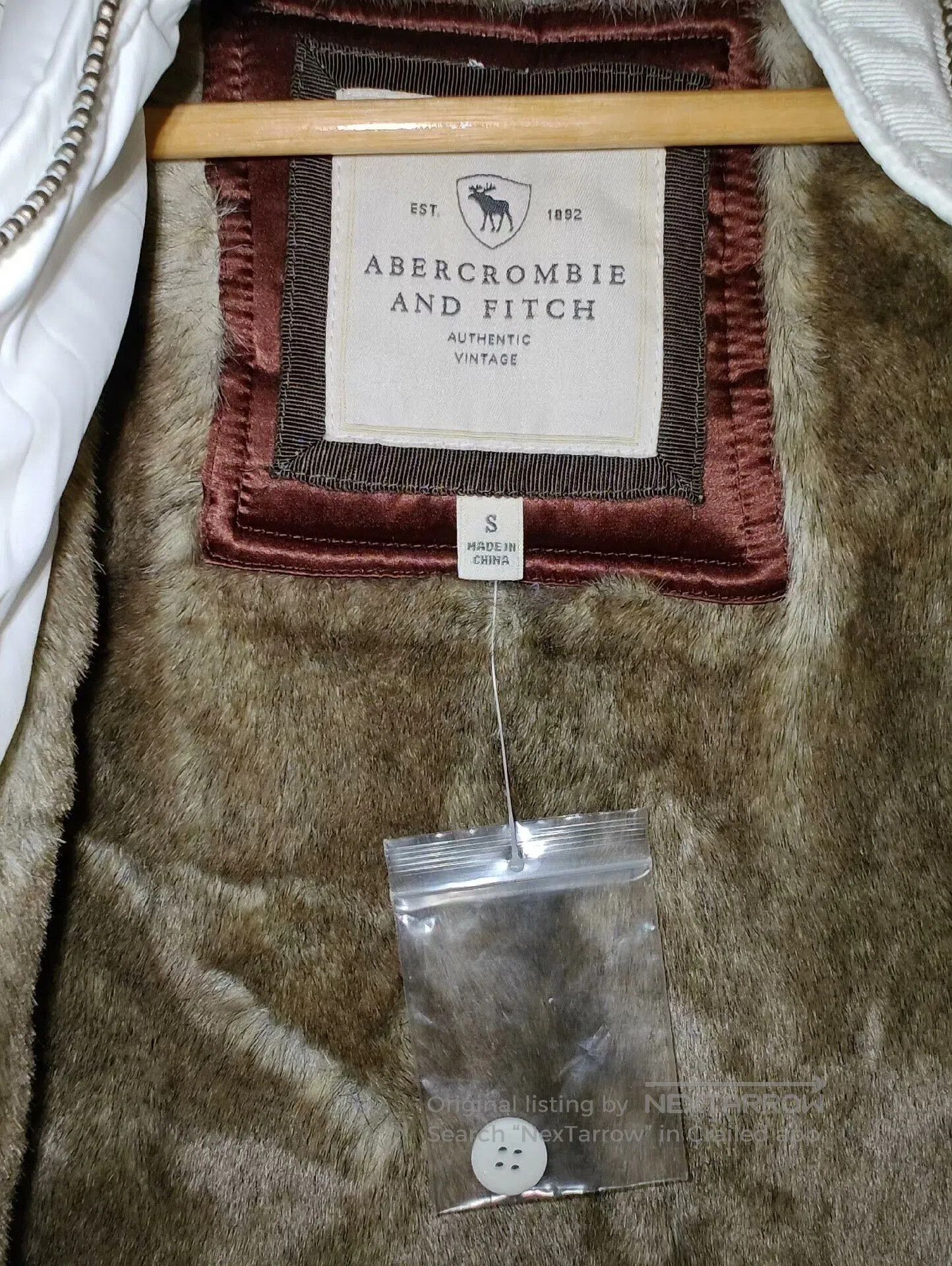 Abercrombie & Fitch Abercrombie Fitch Long Sleeve Faux Fur Down Jacket. Size S / US 4 / IT 40 - 5 Thumbnail
