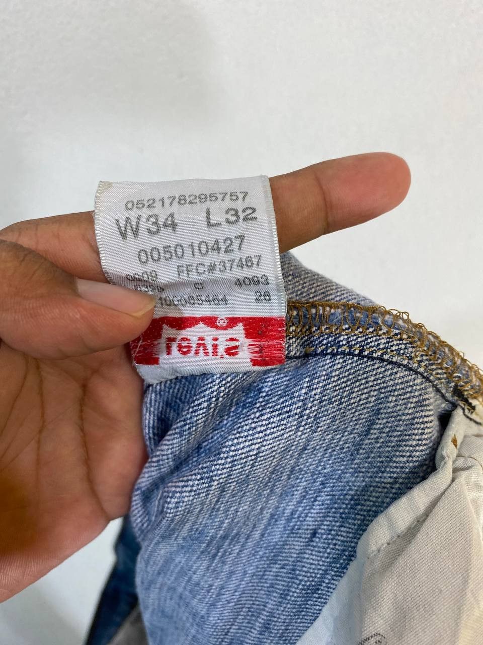 Levi's vintage levis 501 distressed denim nice design Size US 37 - 12 Thumbnail