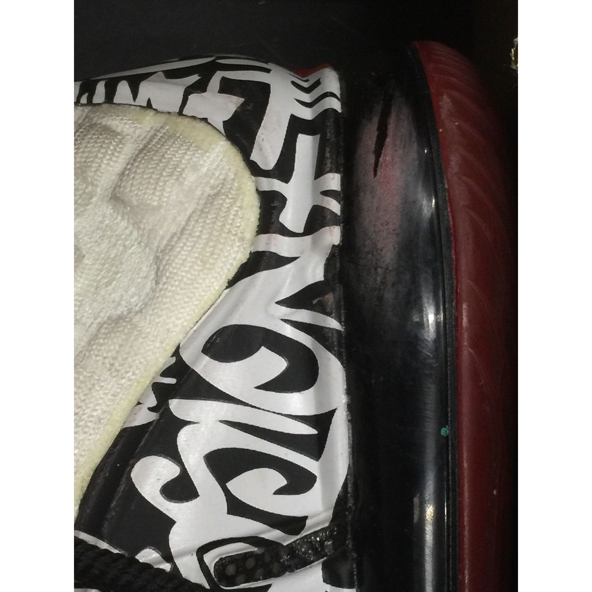Nike Nike Lebron XVII 17 Grafiti Freestyle White/Red/Black Sneake Size US 6 / EU 39 - 15 Thumbnail