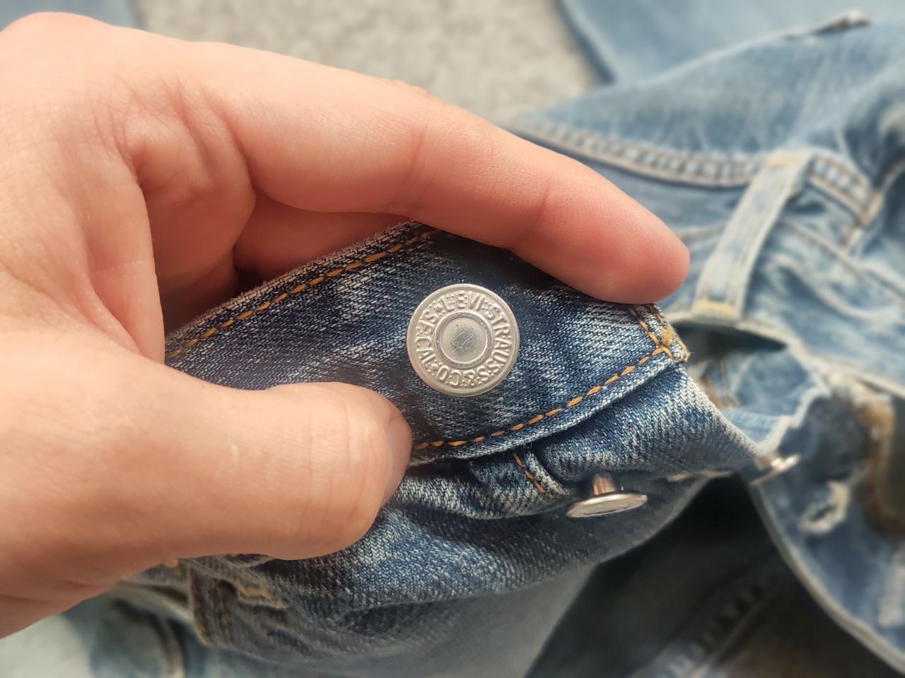Levi's Vintage 90's Levi's 501 Perfect Faded Denim Jeans USA Style Size US 31 - 19 Thumbnail