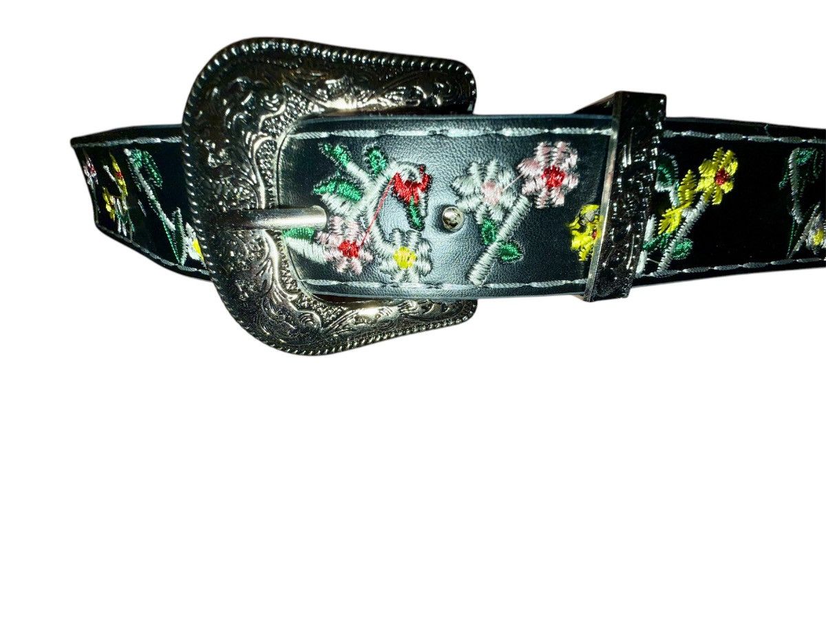 Other Beautiful Black leather belt with colorful floral embroidery Size ONE SIZE - 4 Thumbnail
