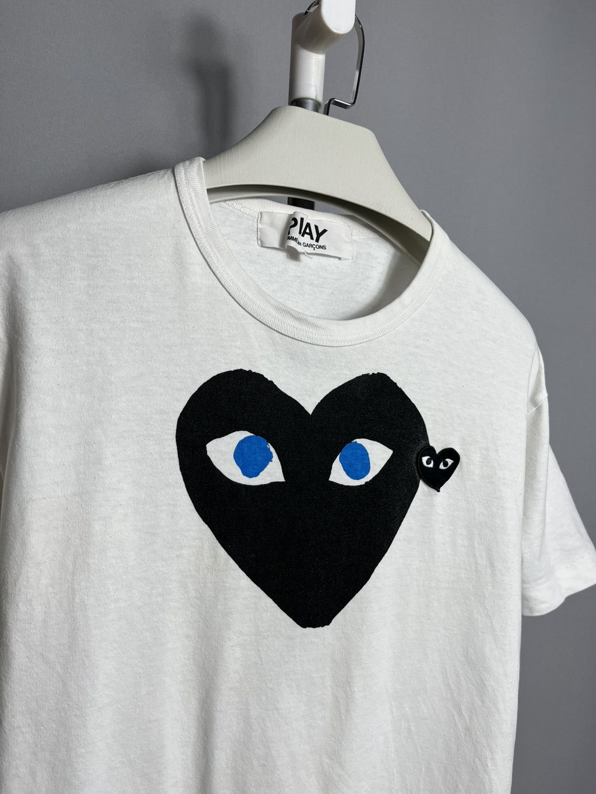 Comme des Garcons COMME DES GARCONS CDG PLAY BLACK HEART WITH BLUE EYES TEE Size US XL / EU 56 / 4 - 4 Thumbnail