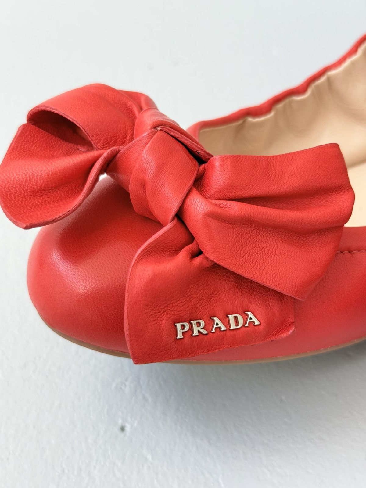 Prada Prada Coral Red Leather Bow Logo Scrunch Ballet Flats Size US 9 / IT 39 - 8 Thumbnail