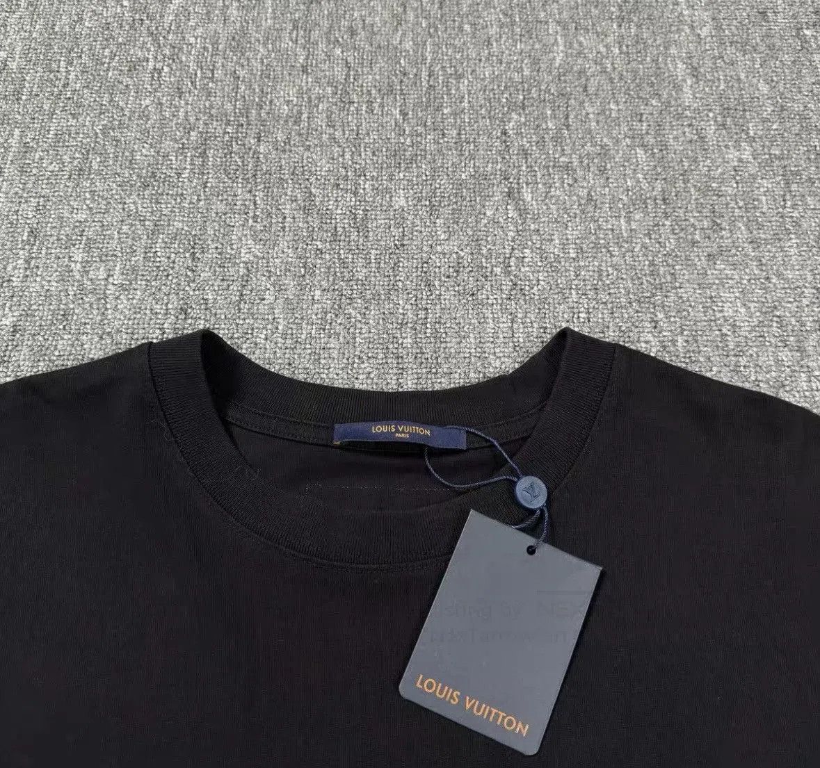 Louis Vuitton Louis Vuitton Graphic Short Sleeve shirt wxx. Size US XL / EU 56 / 4 - 2 Thumbnail