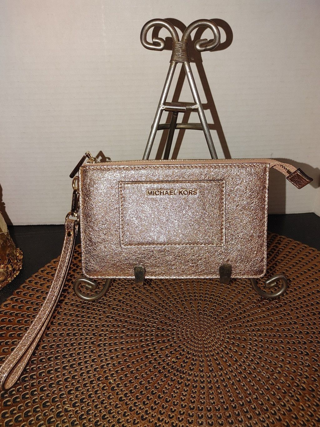 Michael Kors Michael Kors Metallic Leather Gusset Pocket Wristlet NWOT Size ONE SIZE - 1 Thumbnail