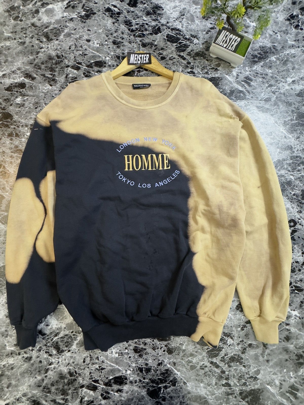 Balenciaga Balenciaga Homme Bleached Distressed Sweatshirt Size US S / EU 44-46 / 1 - 1 Thumbnail