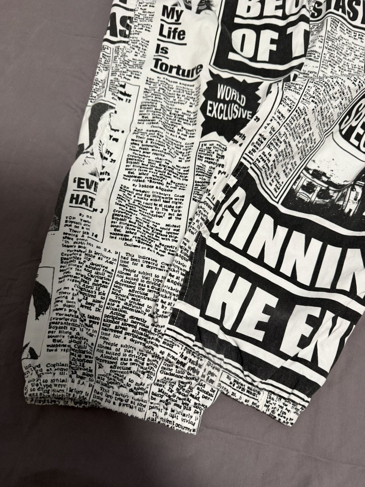 Supreme Supreme newsprint pant jogger Size US 34 / EU 50 - 2 Thumbnail