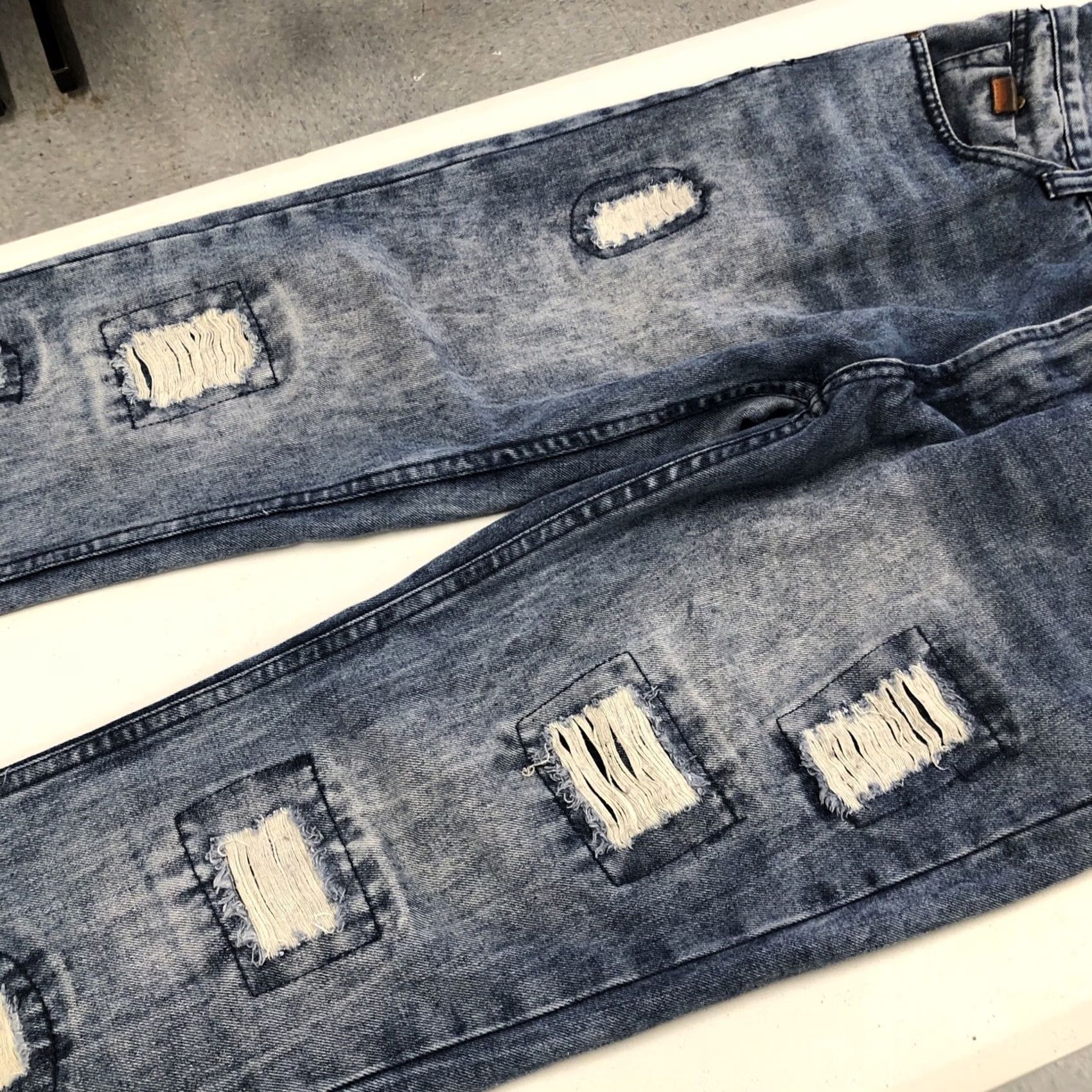 Denime Parish Nation Jeans Mens Size 36x30.5 Denim Distressed Patches Jeans Straight 5-Pocket 34 Tag Blue 100% Cotton Regular Size US 34 / EU 50 - 4 Thumbnail