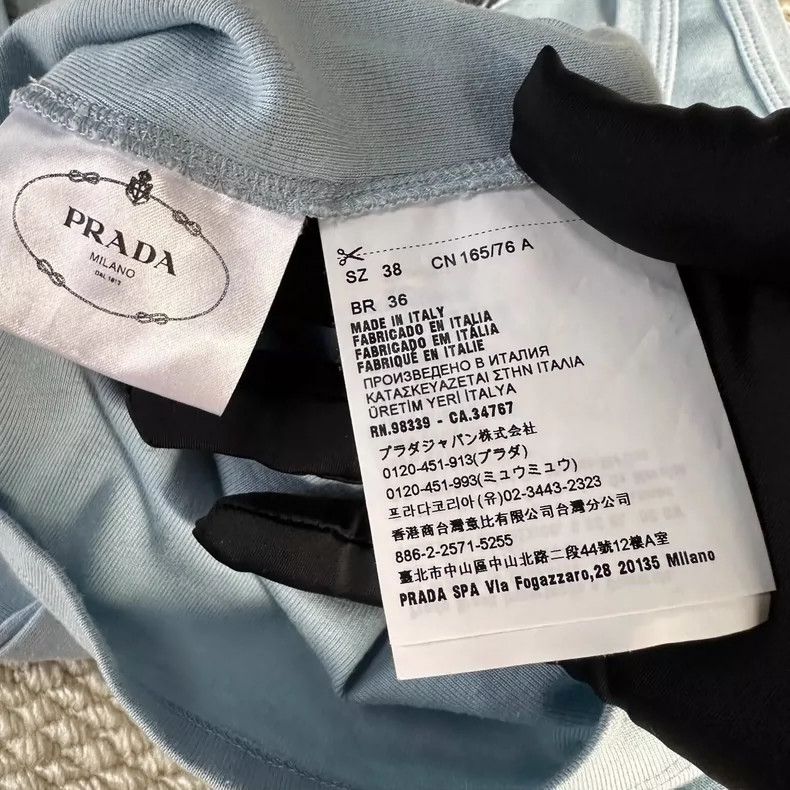 Prada Prada Solid color logo printed sleeveless vest 2504-Nextarr Size XS / US 0-2 / IT 36-38 - 4 Thumbnail