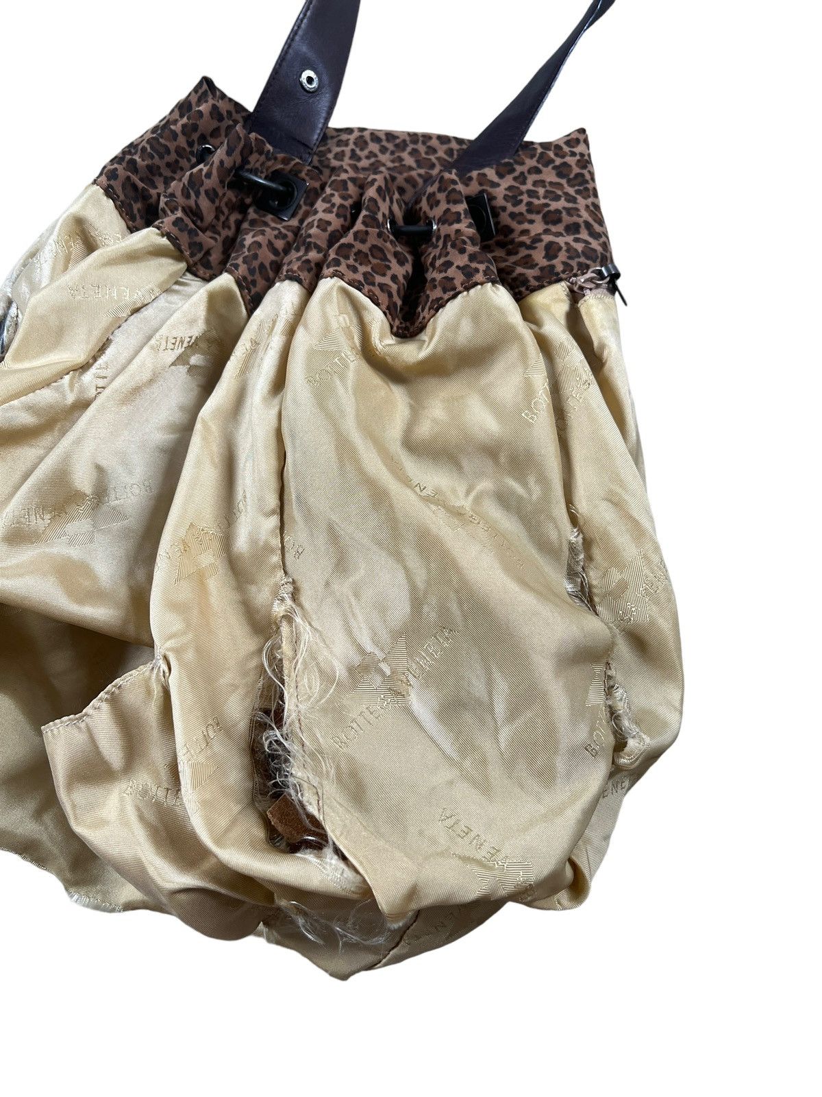 Bottega Veneta × Vintage Vintage Bottega Veneta Leopard Print Crossbody Bag Size ONE SIZE - 15 Thumbnail