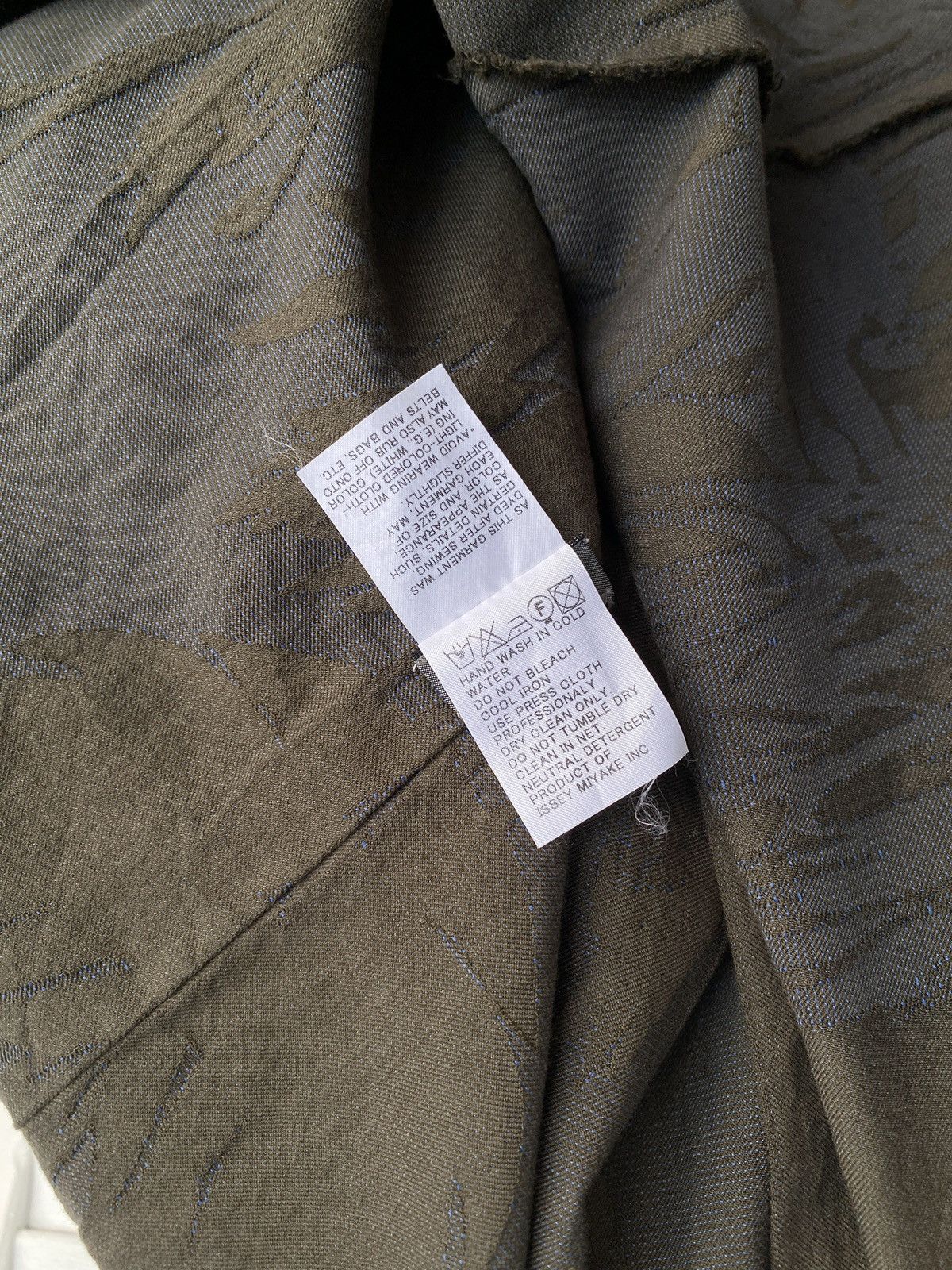 Issey Miyake × Japanese Brand × Vintage ISSEY MIYAKE A-POC "Shadow Stitch" Raw Edge Textured Shirt Size US M / EU 48-50 / 2 - 4 Thumbnail
