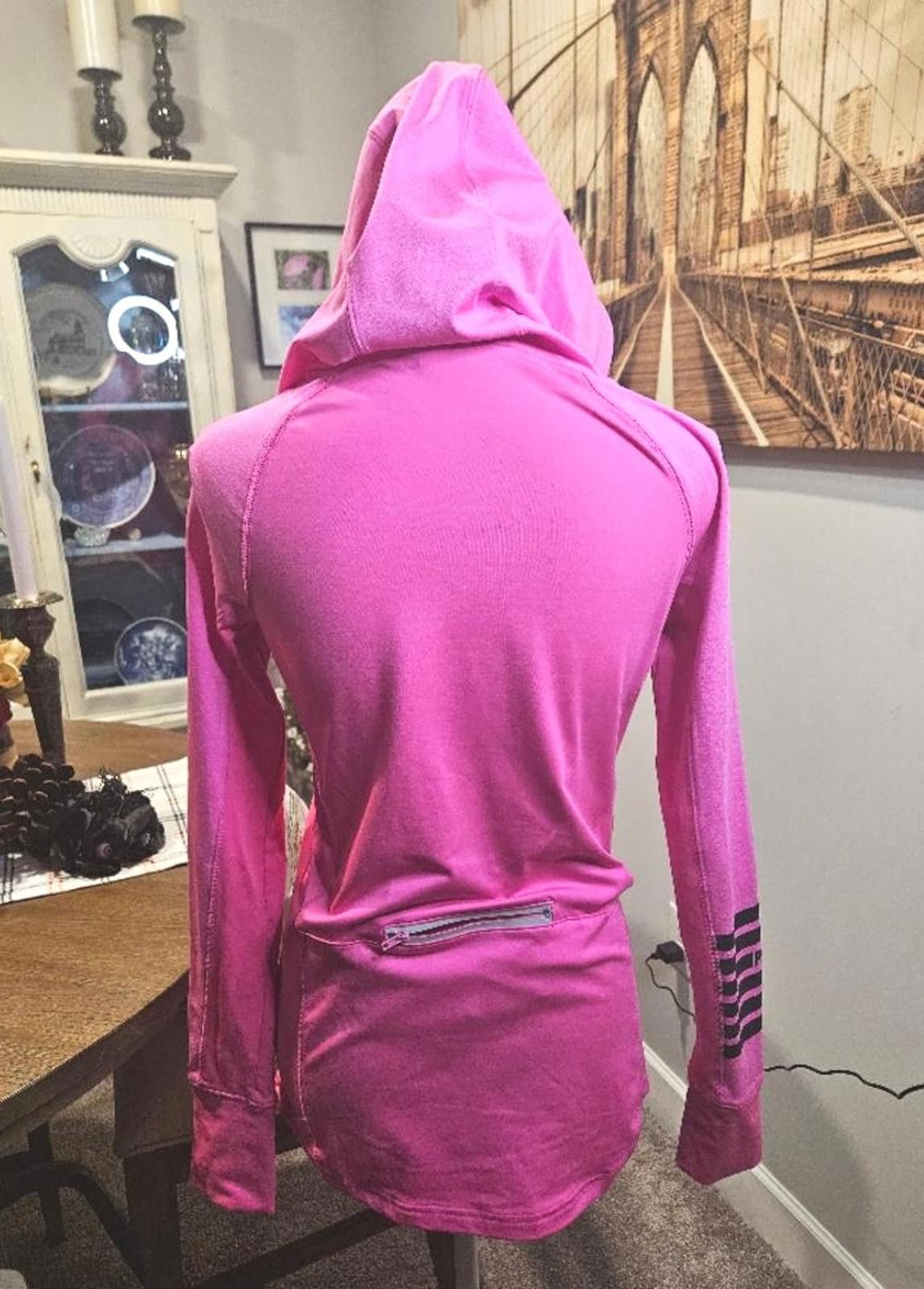Designer VS Pink Ultimate Runners Hoodie with Back Pocket #319 Size S / US 4 / IT 40 - 2 Thumbnail