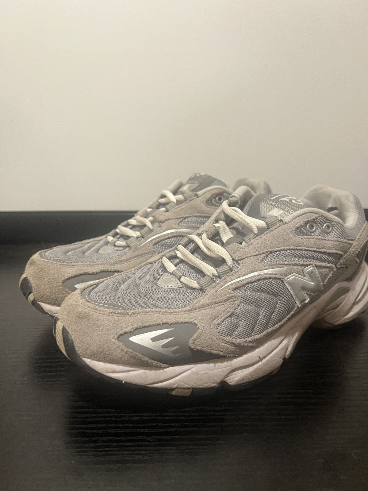 New Balance SIZE 9 MEN - New Balance 725 Rain Cloud Silver Size US 9 / EU 42 - 1 Thumbnail