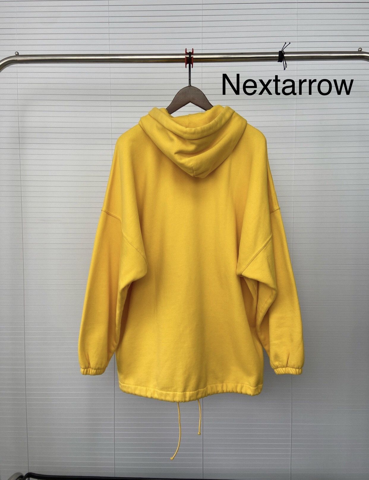 Balenciaga Balenciaga chest letter embroidered logo yellow hoodie Size US XS / EU 42 / 0 - 2 Thumbnail