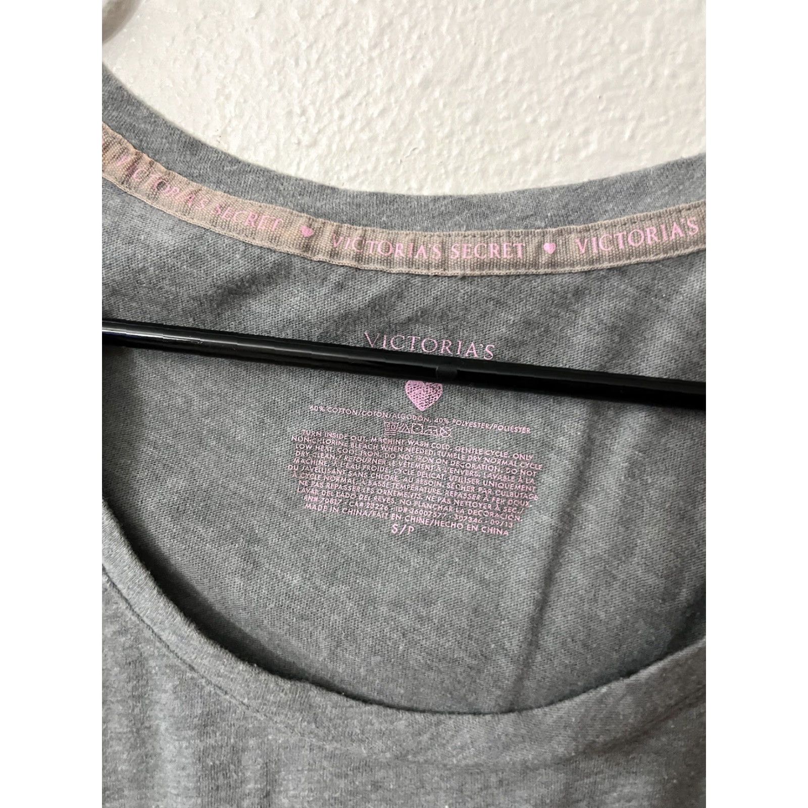Victoria's Secret Victoria's Secret Shirt Womens Small Gray Graphic Button Up Pajama Top Size S / US 4 / IT 40 - 3 Thumbnail