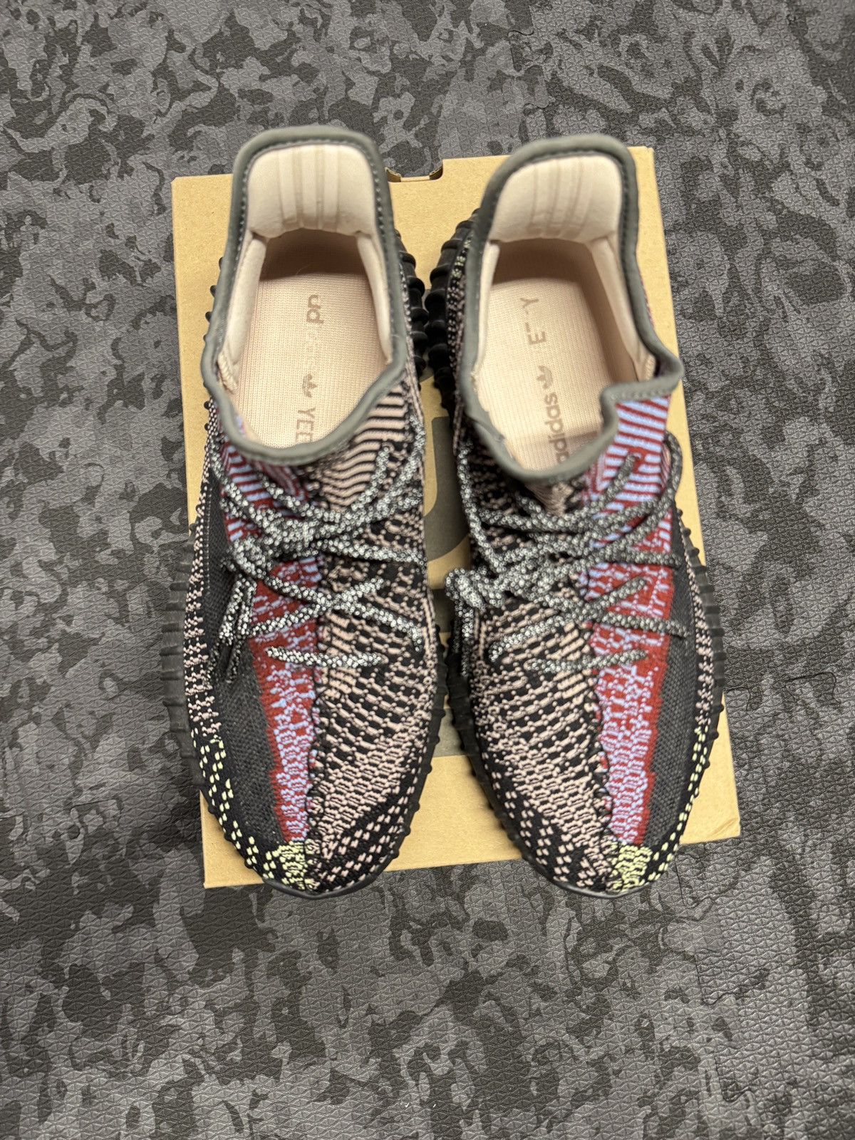 Adidas Yeezy 350 Yecheil Size US 10.5 / EU 43-44 - 7 Thumbnail