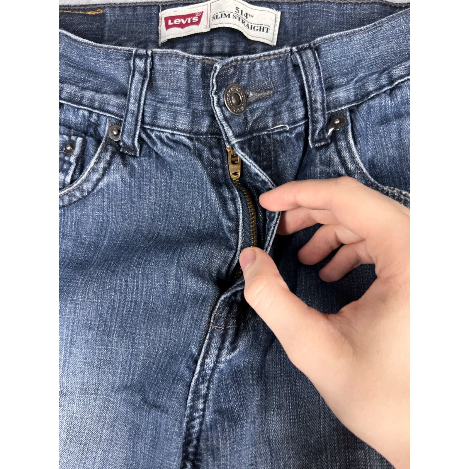 Levi's VINTAGE Levi's Jeans Women's 514 Straight Fit Medium Wash Blue Denim Size 18 Size 40" / US 18 - 3 Thumbnail