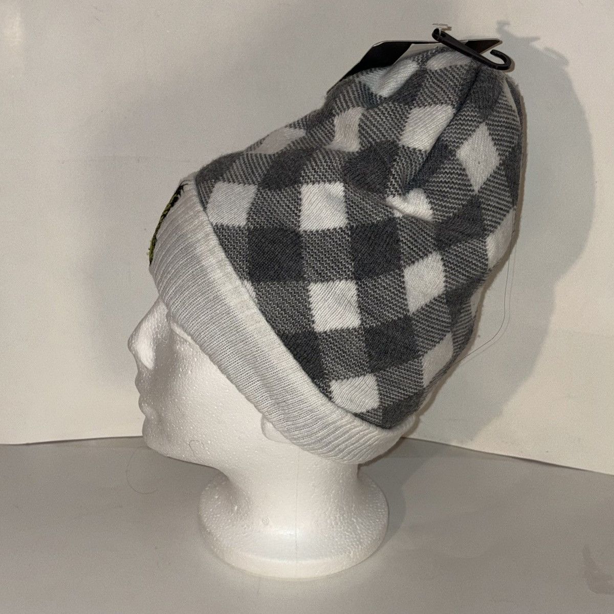 Mad Engine The Grinch Dr. Seuss MAD Engine Grey & White Winter Beanie Size ONE SIZE - 2 Thumbnail