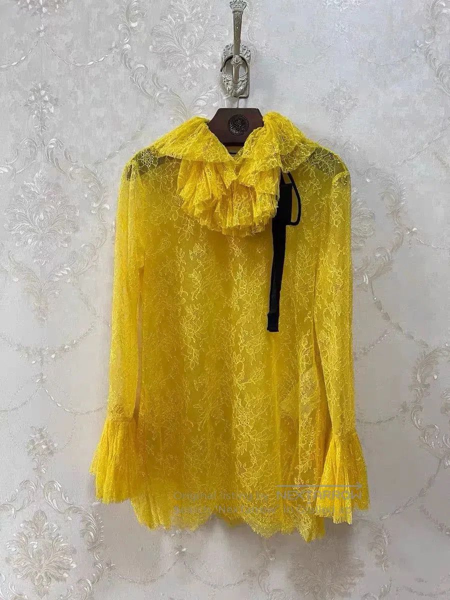 Gucci Gucci Yellow Lace Runway Shirt. Size M / US 6-8 / IT 42-44 - 1 Thumbnail