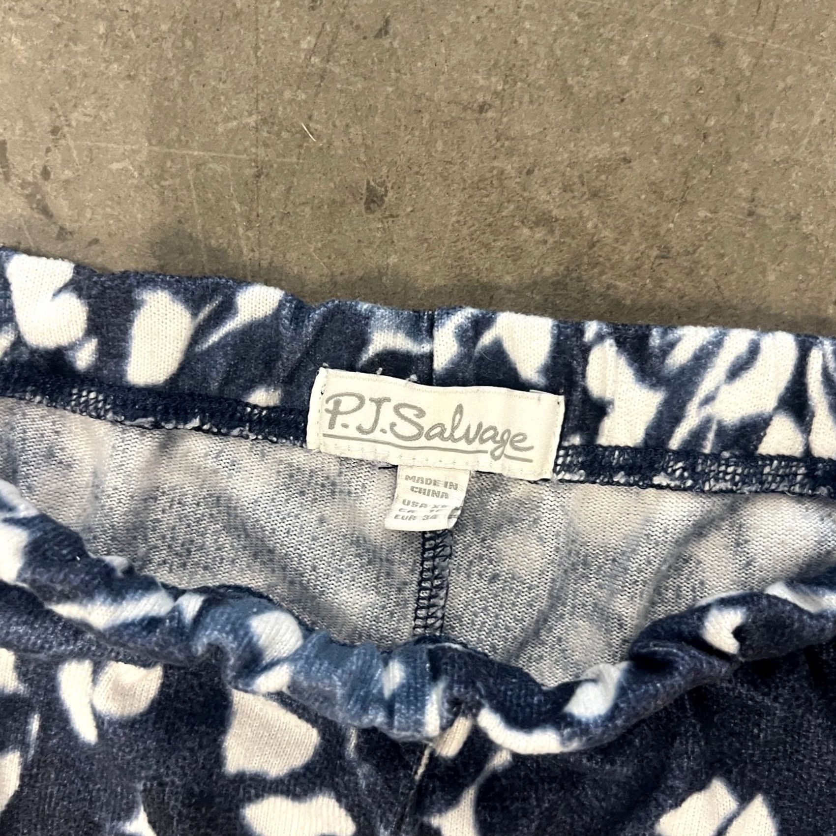 Vintage VINTAGE Y2K Pj Salvage Blue Navy Dot Comfy Fleece Flare Baggy Sweatpants XS Size 26" / US 2 / IT 38 - 3 Thumbnail