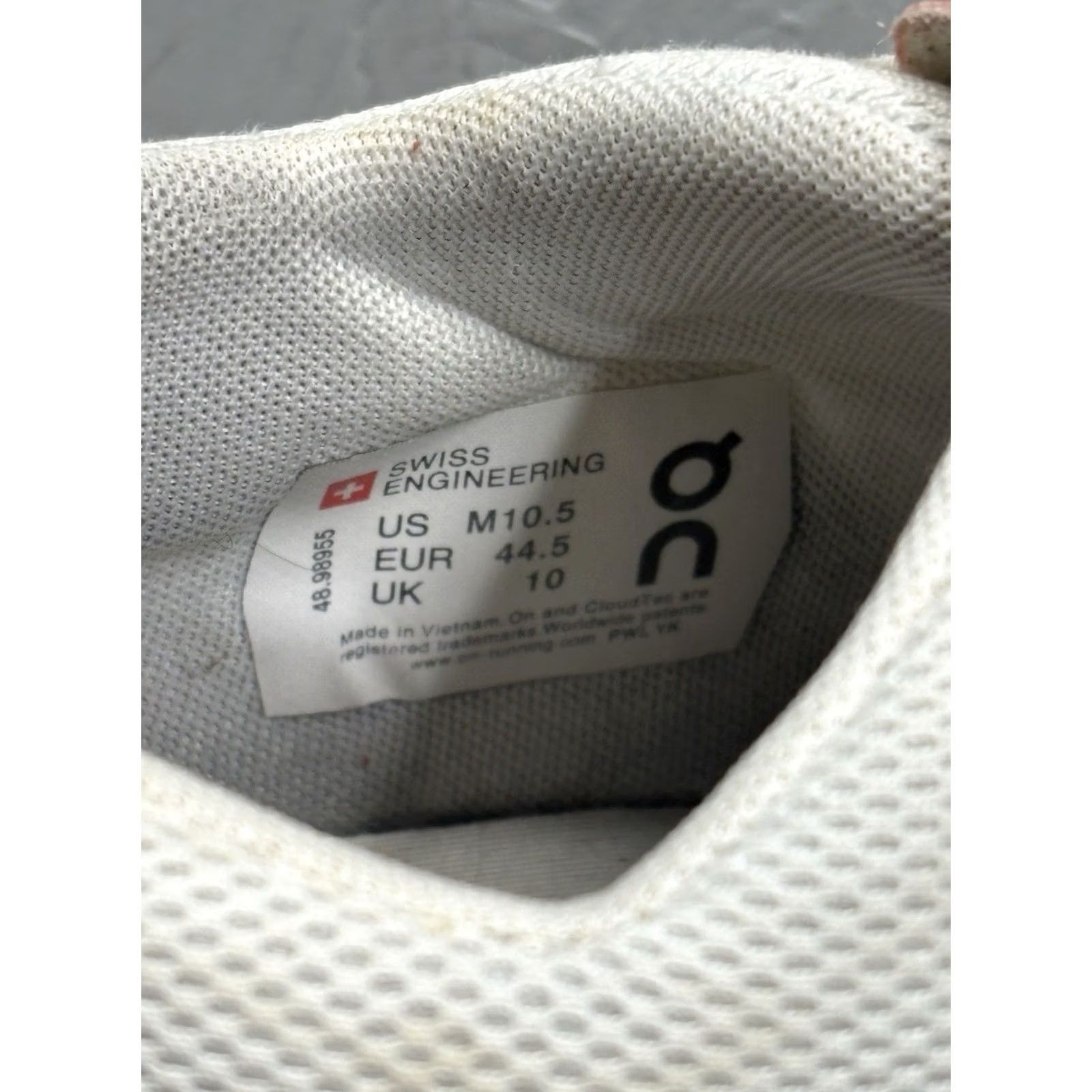 Vintage On The Roger Clubhouse 2 Running Shoes White/Gecko White/Red Gray Men’s 10.5 Low Top Athletic Shoes Mens Size US 11 / EU 44 - 7 Thumbnail