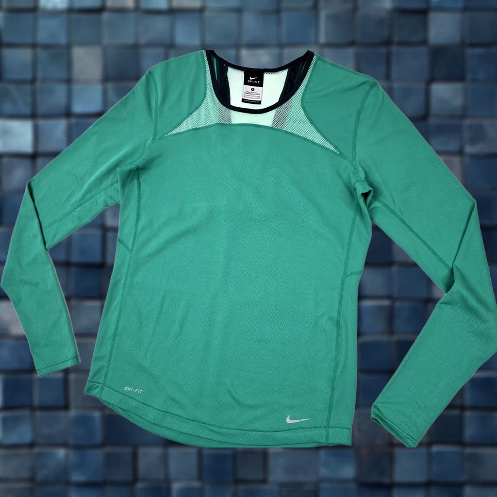 Nike Nike Dri-FIT Long Sleeve Shirt Women S Lightweight EUC Green 677311 Running Pullover Slim Fit Techwear Size S / US 4 / IT 40 - 1 Thumbnail