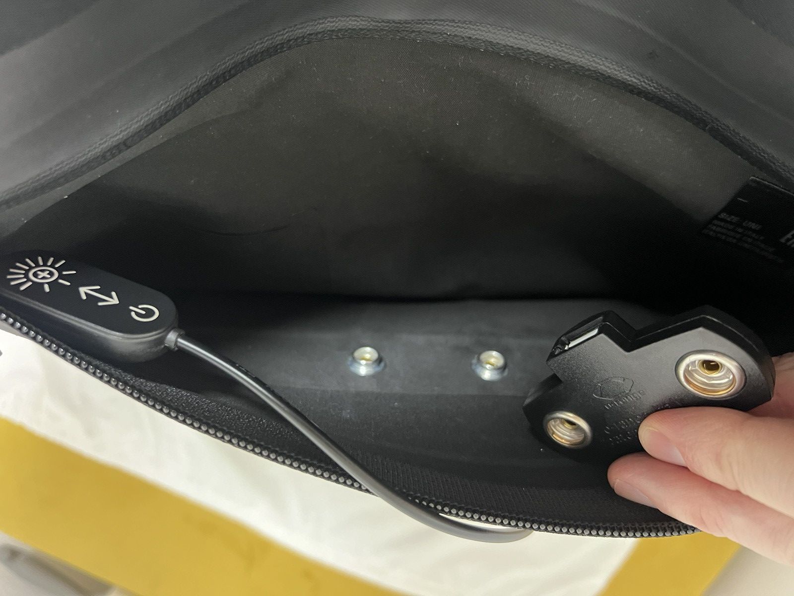 Maison Margiela $1.8K solar-powered device-charging waterproof backpack, IT Size ONE SIZE - 15 Thumbnail