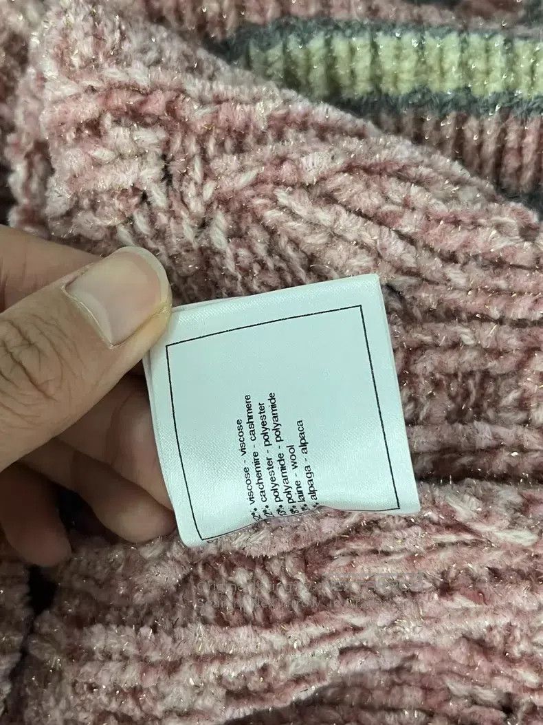 Chanel Chanel 22B pink V-neck velvet knit sweater Size XXS / US 00 / IT 34 - 7 Thumbnail