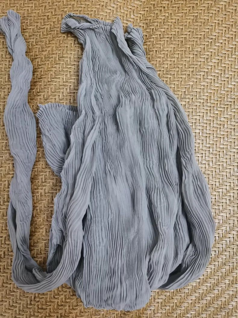 Issey Miyake Issey Miyake size:2 Grey willow-striped pleated high-necke Size XS / US 0-2 / IT 36-38 - 2 Thumbnail