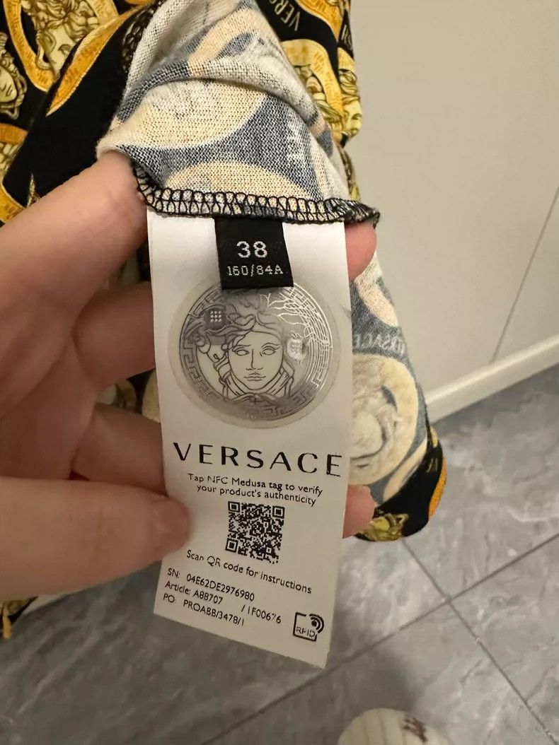 Versace Versace Limited short sleeves Size US S / EU 44-46 / 1 - 5 Thumbnail