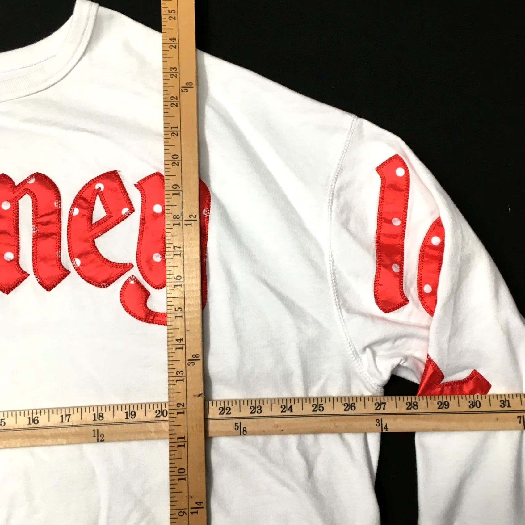 Disney Walt Disney Parks Sweatshirt 2X White VTG Embroidered Disney Parks Logo Crew Neck Pullover Women's Sample 90s Style Size XXL / US 16-18 / IT 52-54 - 4 Thumbnail