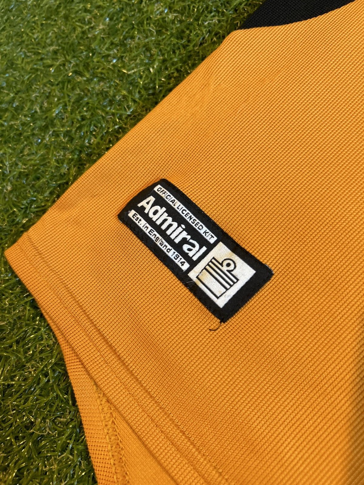 Vintage 03/04 Wolverhampton Wanderers FC Camara Home Shirt Size US L / EU 52-54 / 3 - 14 Thumbnail