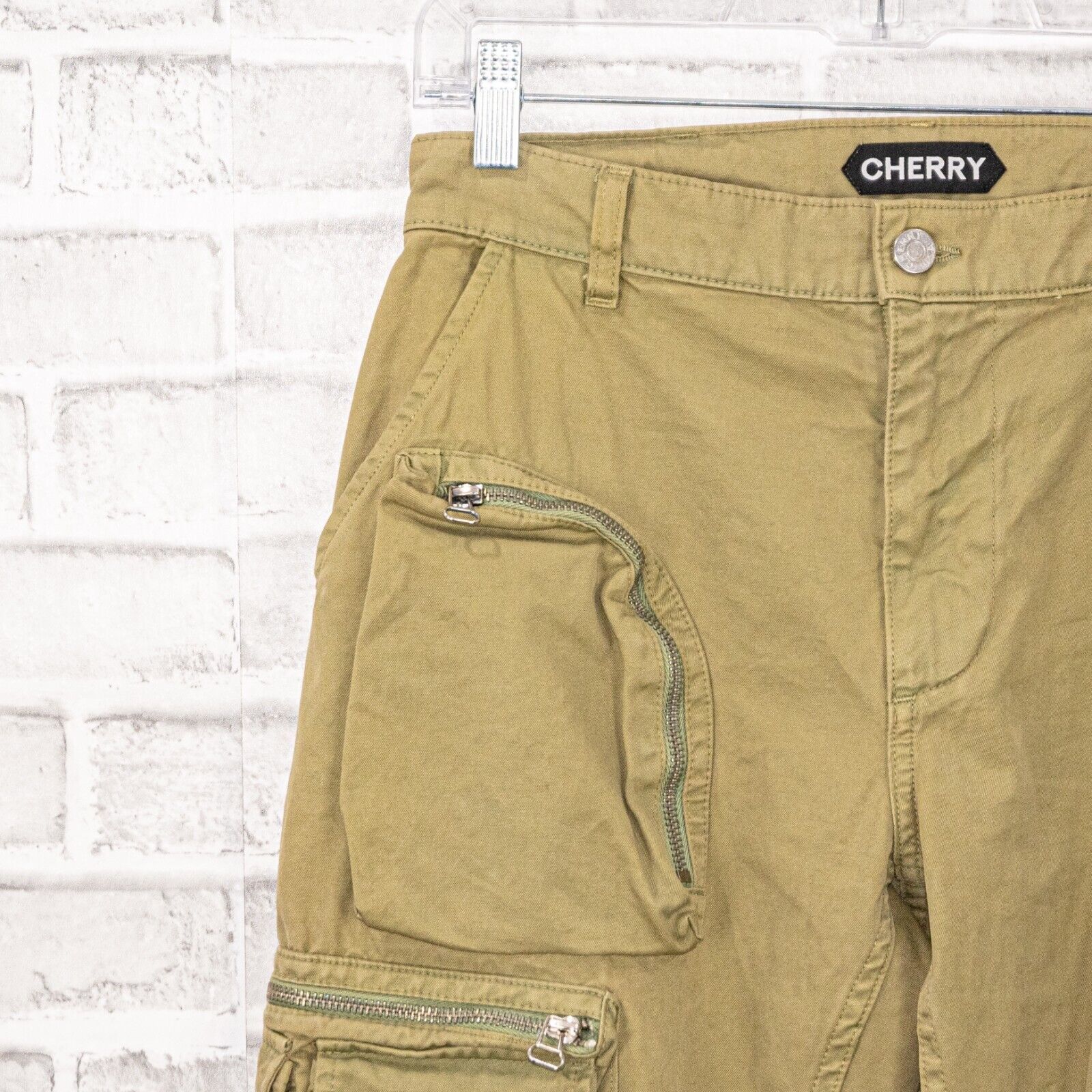 Cherry LA CHERRY LA Men's Utility Cargo Pants in Thyme Khaki beige Size US 28 / EU 44 - 10 Thumbnail