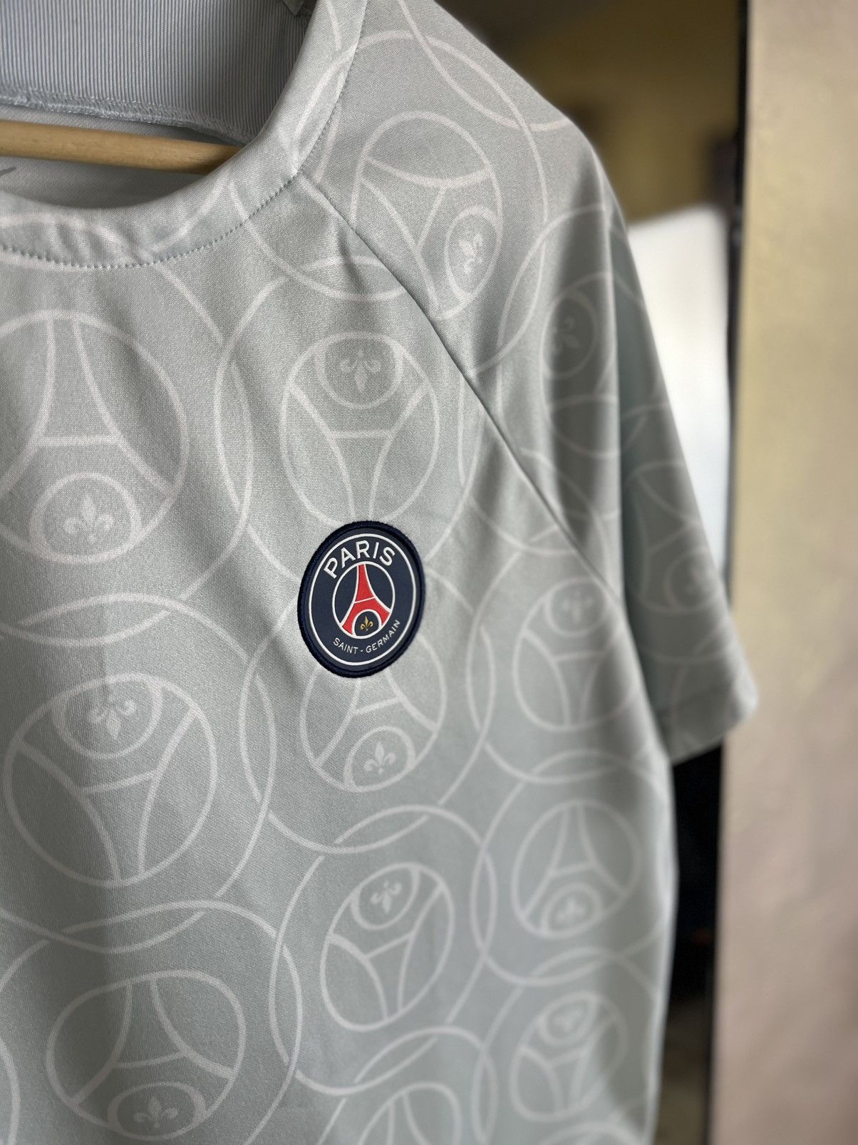 Nike Nike PSG Pre-Match Jersey Dri-FIT Monogram Pattern 2022/23 Size US L / EU 52-54 / 3 - 4 Thumbnail