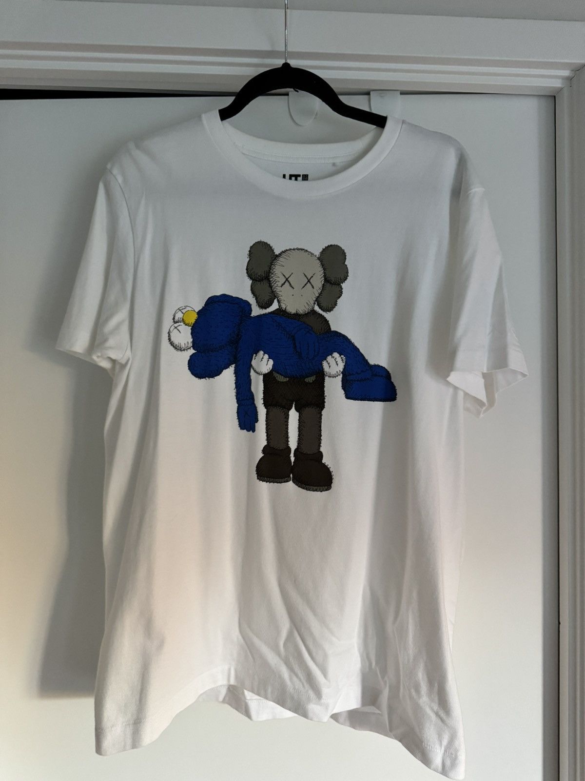Kaws × Uniqlo Kaws Uniqlo Tee Size US M / EU 48-50 / 2 - 1 Thumbnail