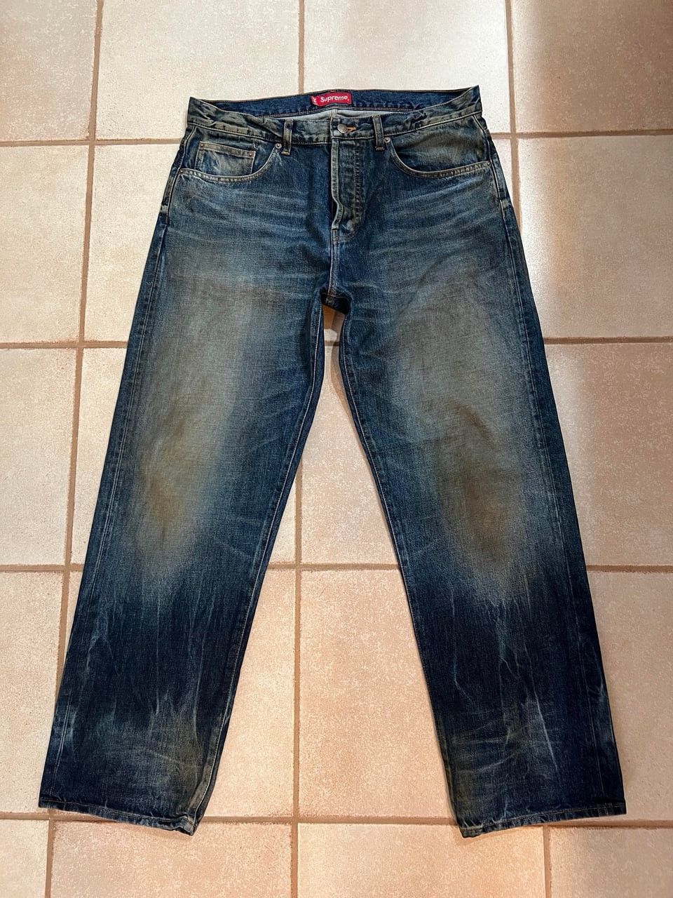 Supreme distressed loose fit selvedge jeans 30