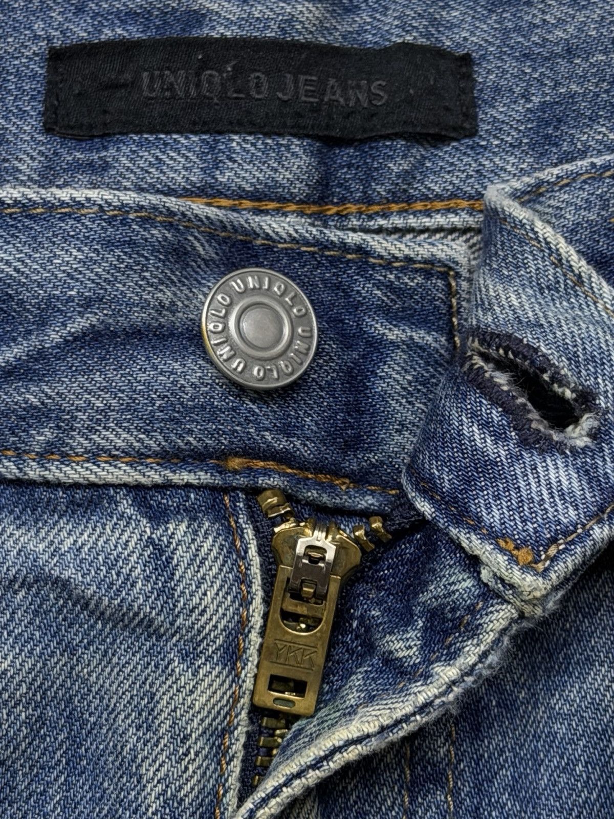 Uniqlo Vintage UNIQLO Japan Market Light Wash Distressed Denim W34 Size US 34 / EU 50 - 9 Thumbnail