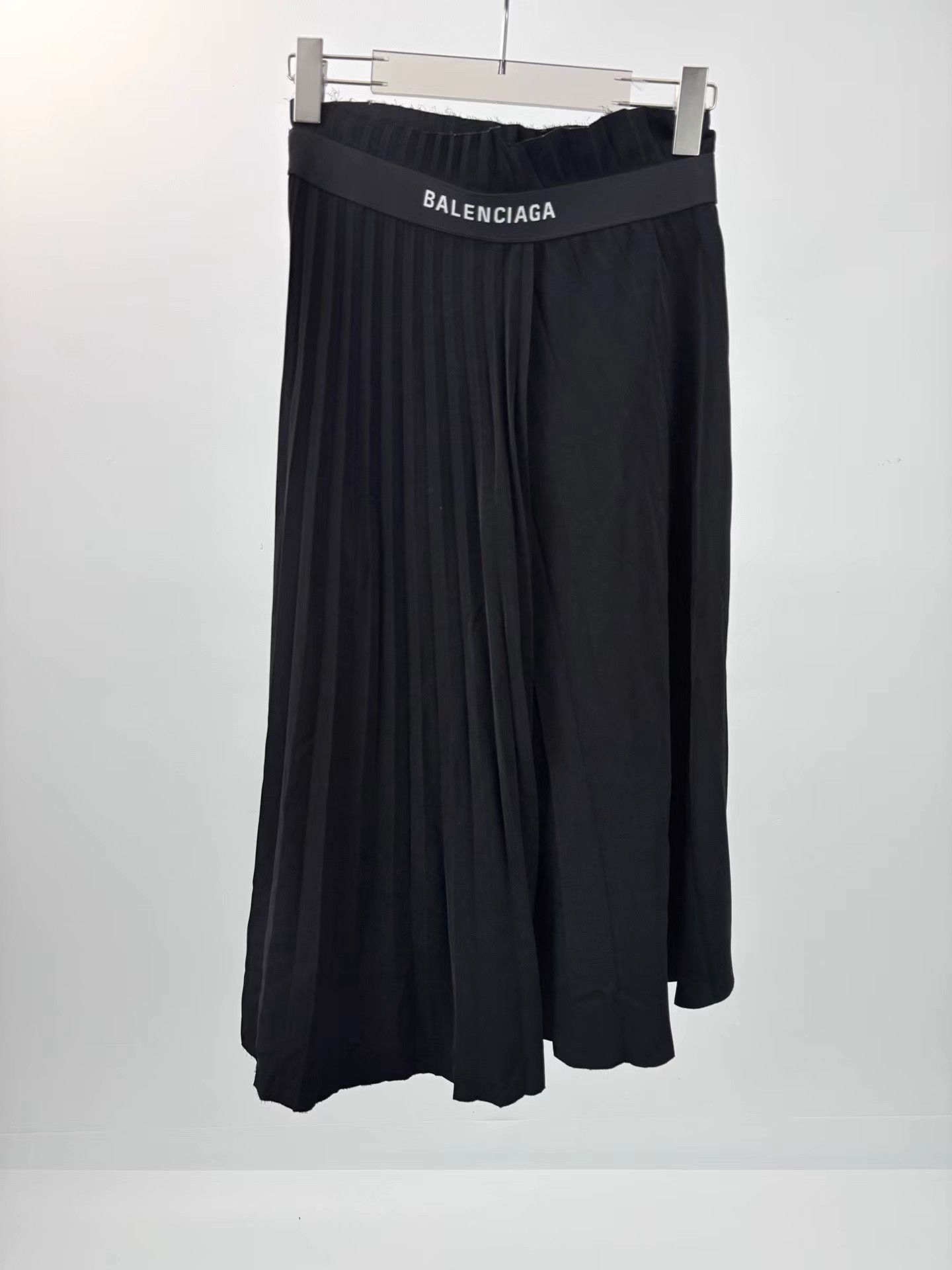 Balenciaga BALENCIAGA Logo Pleated Skirt K1 Size 36" / US 14 / IT 50 - 1 Thumbnail
