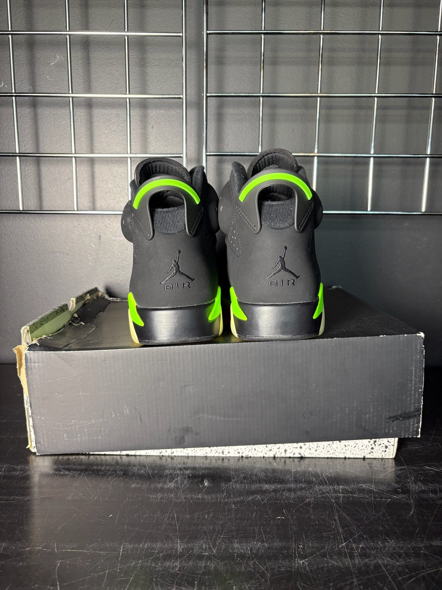 Jordan Brand Air Jordan 6 Retro "Electric Green" - Size 11.5 Size US 11.5 / EU 44-45 - 4 Thumbnail