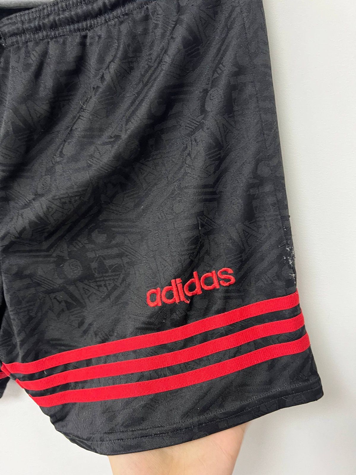 Adidas Vintage adidas shorts sz 32 made in United Kingdom Size US 32 / EU 48 - 8 Thumbnail