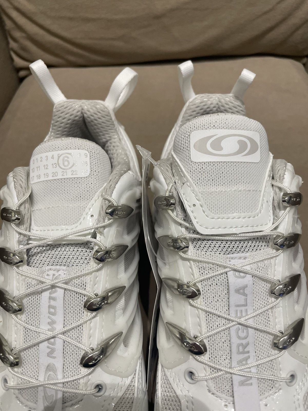 Maison Margiela × Salomon NIB Salomon x MM6 ACS PRO white sneaker US7/EUR40 Size US 7 / EU 40 - 7 Thumbnail