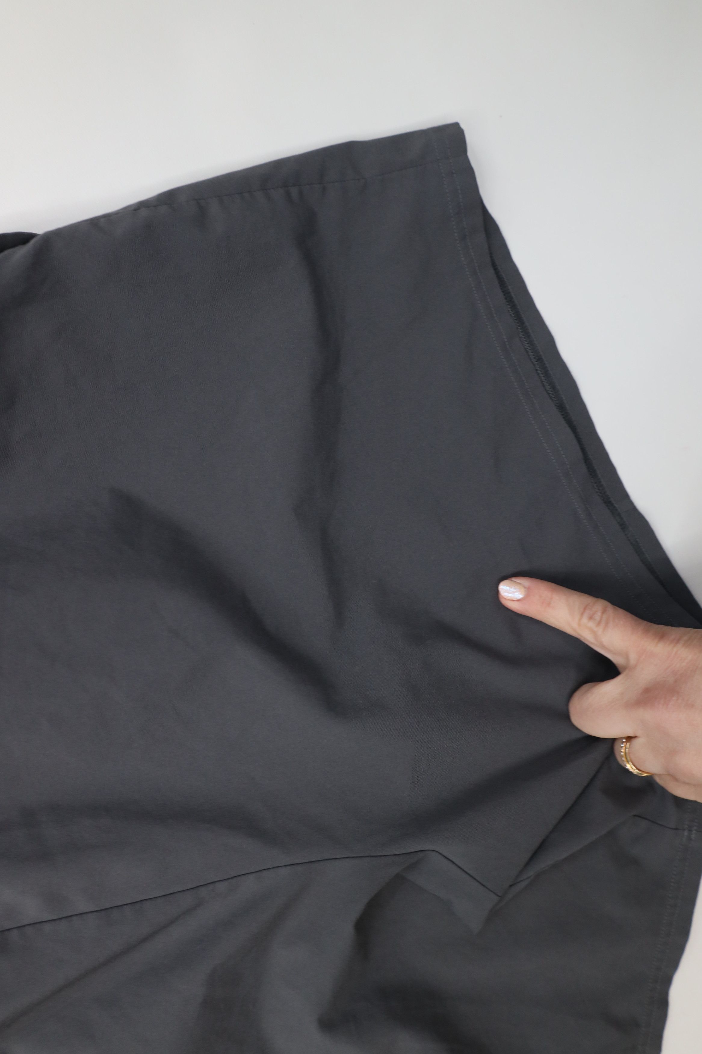 Gymshark Gymshark 7" Arrival Gym Running Jogging Soccer Shorts Gray Size US 32 / EU 48 - 16 Thumbnail