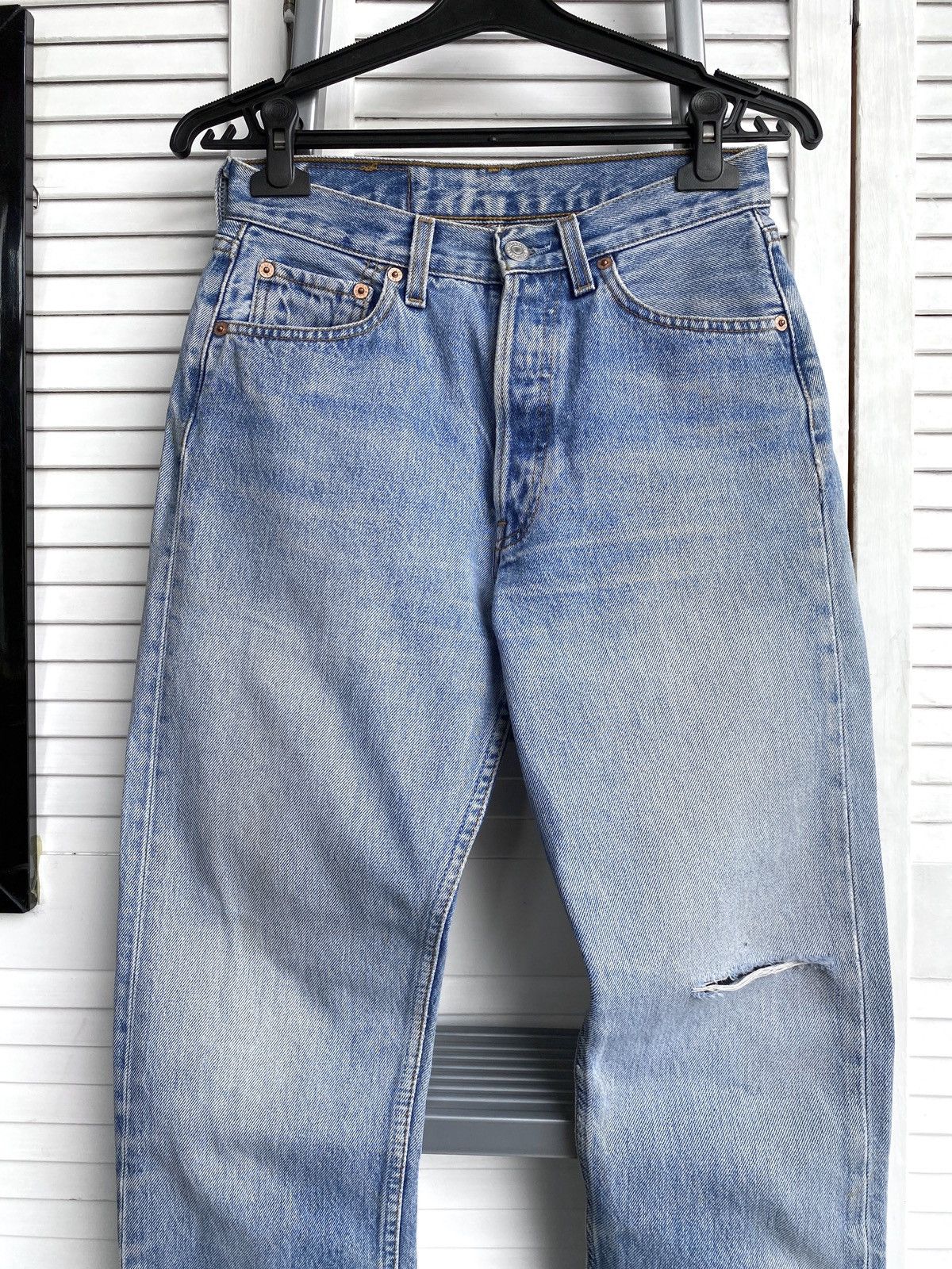 Levi's Vintage Levis 501 Light Wash Blue Denim Slim Jeans Pants USA Size US 29 - 4 Thumbnail