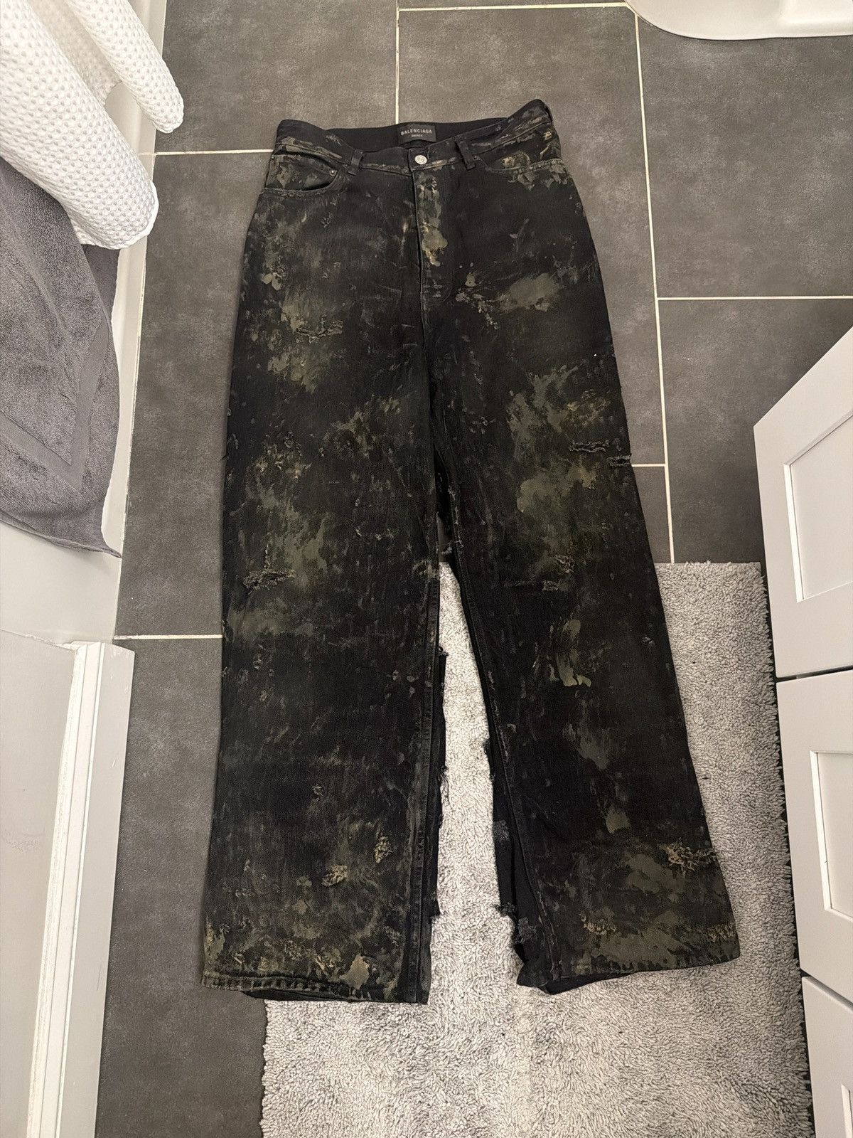 Balenciaga Balenciaga destroyed mud jeans Size US 32 / EU 48 - 2 Thumbnail