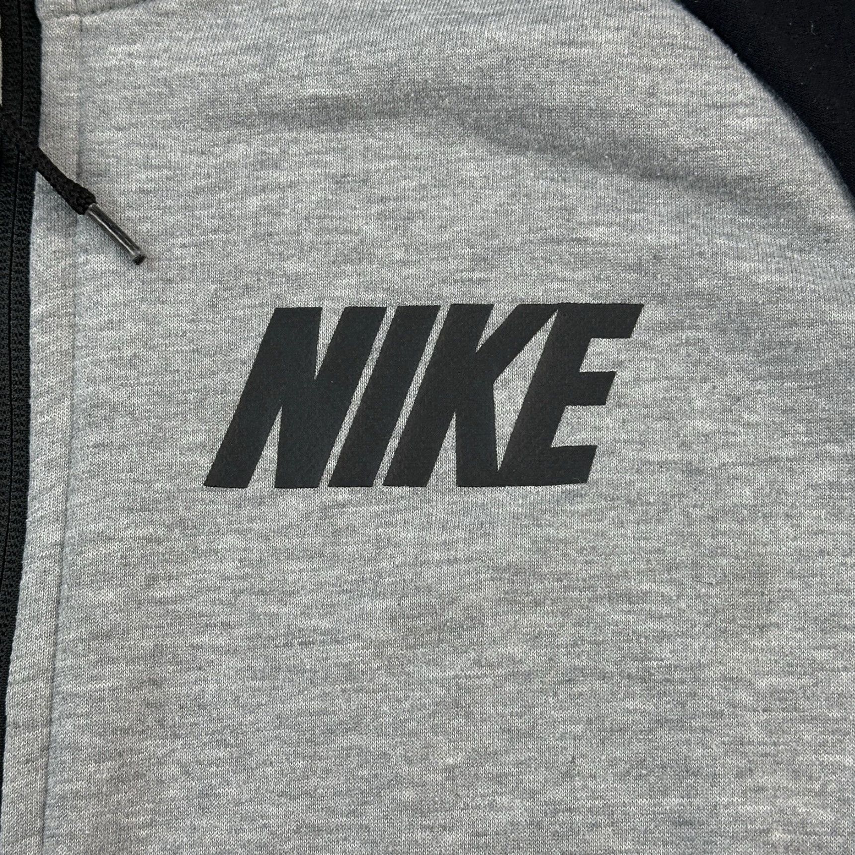 Nike Nike Hoodie Mens Medium Gray Black Dri Fit Full Zip Lightweight Logo Spellout Clothing Utt Most Likely Size US M / EU 48-50 / 2 - 5 Thumbnail