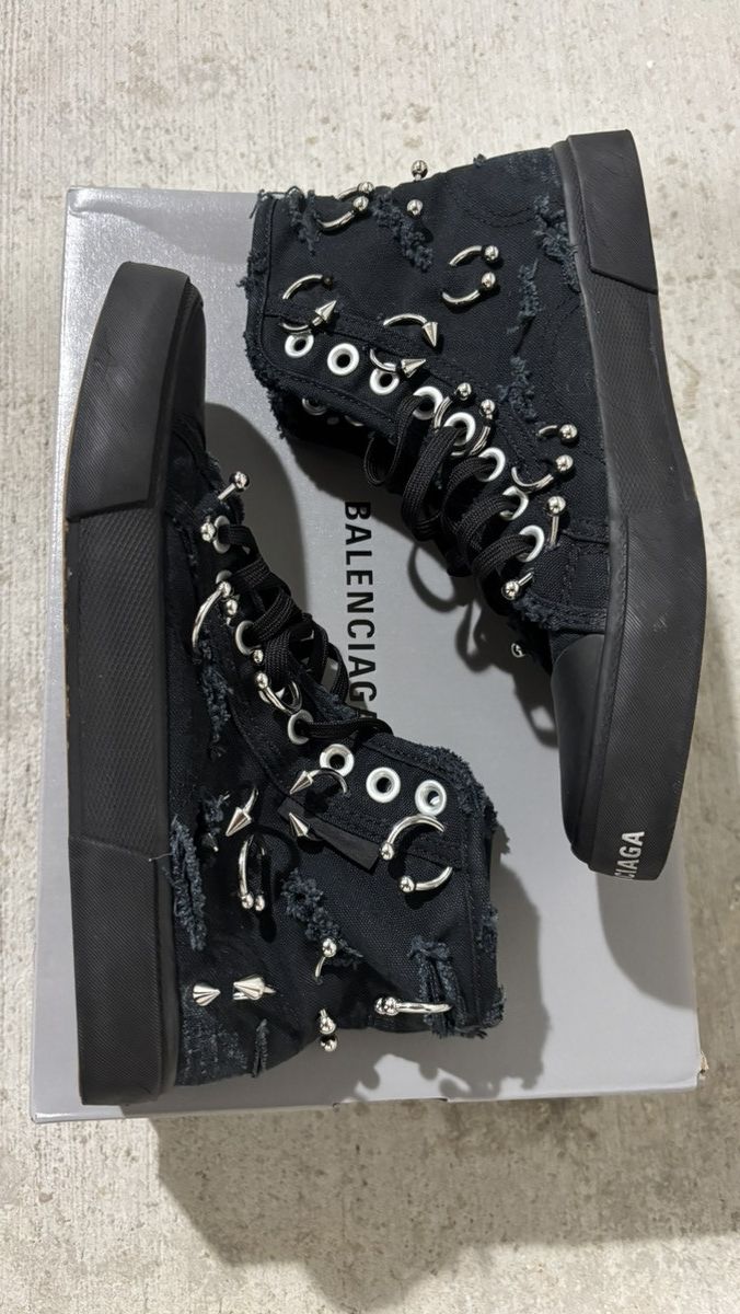 Balenciaga Balenciaga Distressed Pierced Paris Sneaker Size US 9 / EU 42 - 10 Thumbnail