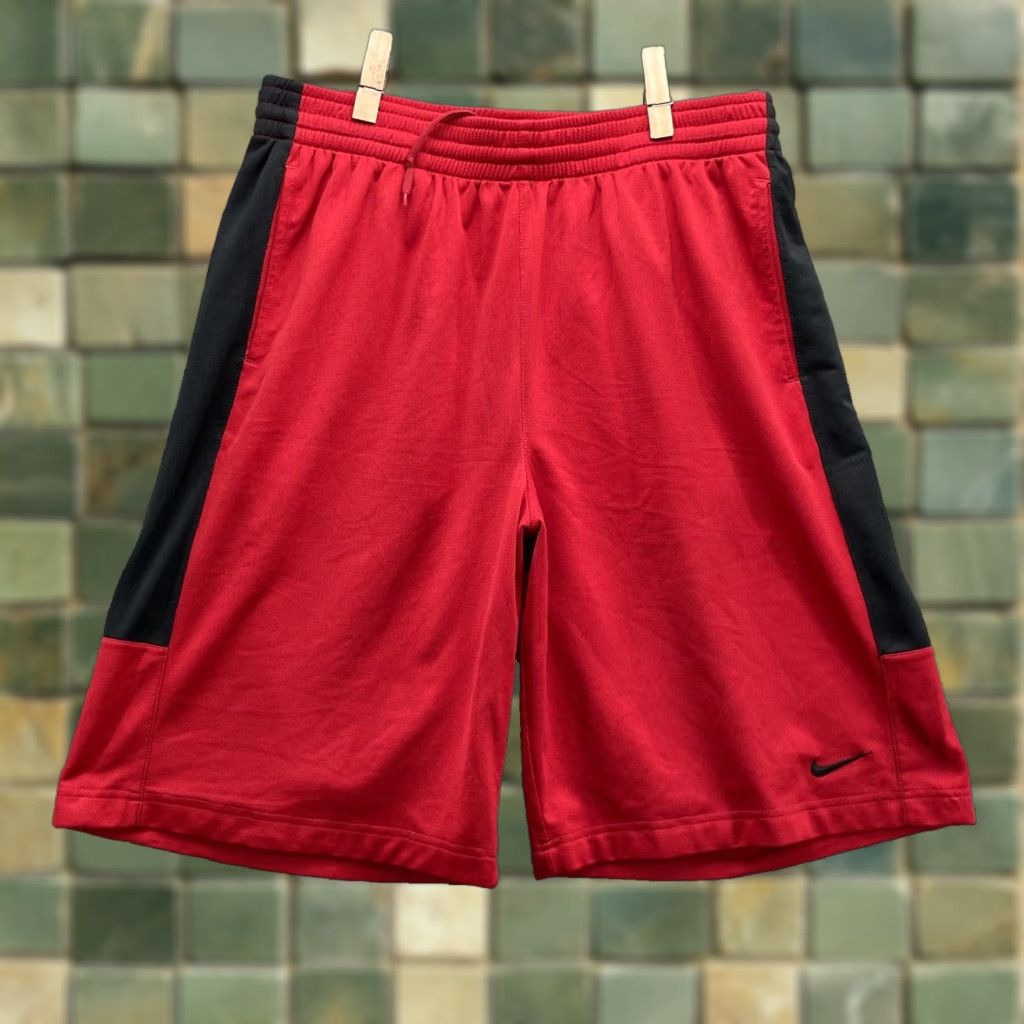 VINTAGE Nike Basketball Shorts Men XL Red Athletic Retro Training Sportswear 90s